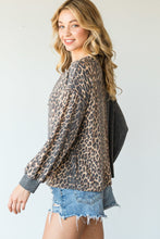 Load image into Gallery viewer, Unique Leopard Color Block Long Sleeve Top